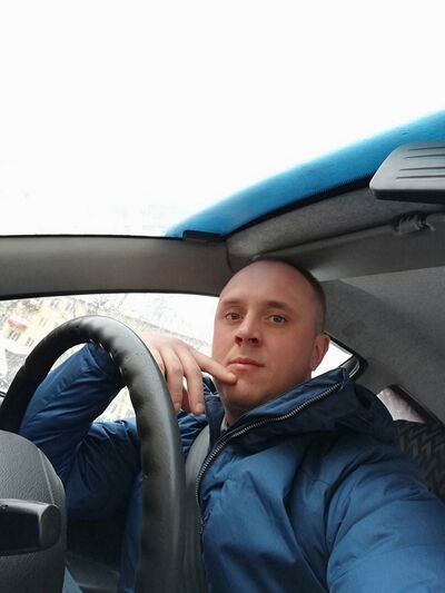  ,   Anton, 37 ,   ,   