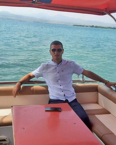  ,   Artur, 31 ,   ,   