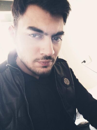  ,   Leon, 29 ,   ,   