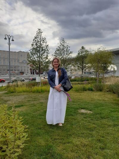  ,   Milana, 56 ,   ,   , c 