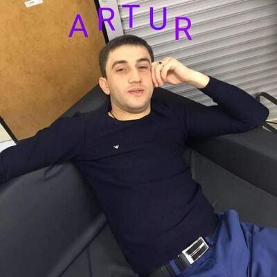  ,   Artur, 38 ,   ,   