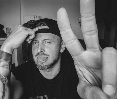 ,   George, 43 ,   ,   