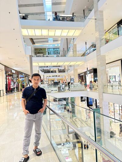 -,   Islombek, 25 ,   ,   