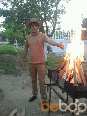  ,   Elvin, 37 ,   