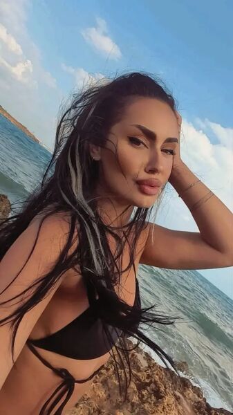  ,   Kris, 26 ,   ,   
