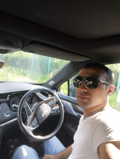  ,   Jon, 34 ,   