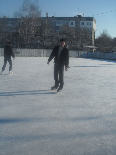 ,   Nik, 37 ,   
