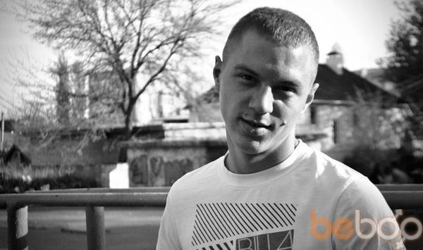  ,   Pavel, 32 ,   