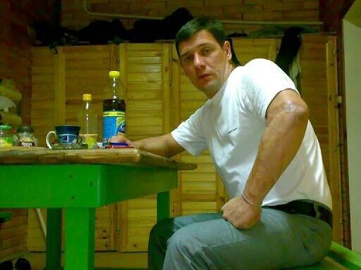  ,   Yrik, 45 ,   