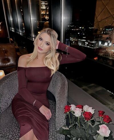 ,   Lisa, 22 ,   ,   