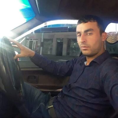  ,   Artur, 33 ,   ,   