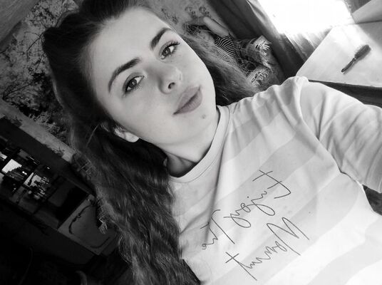  ,   Anna, 18 ,  
