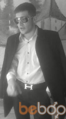  ,   Taron, 35 ,   