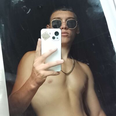  ,   Maksim, 21 ,   ,   