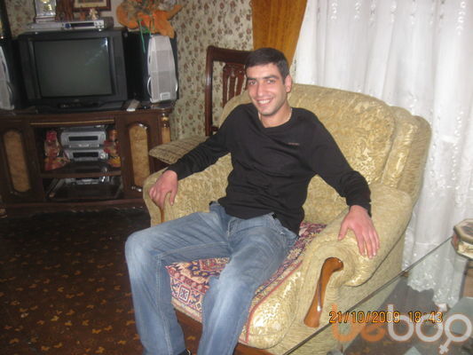  ,   Armen, 40 ,  