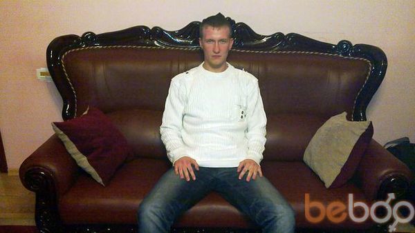  ,   Nicolasen, 36 ,   