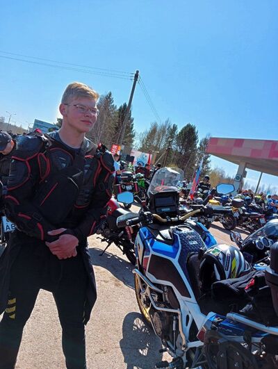  ,   Maksim, 21 ,   ,   