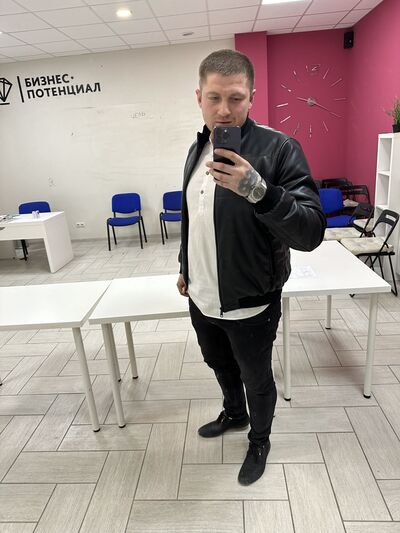 ,   Sam, 32 ,   ,   