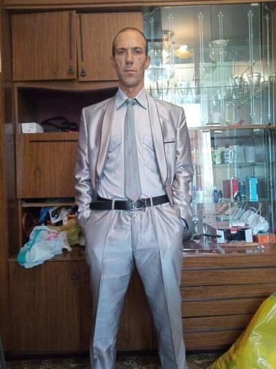  ,   Victor, 43 ,   ,   