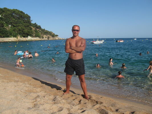  ,   Alex, 39 ,   