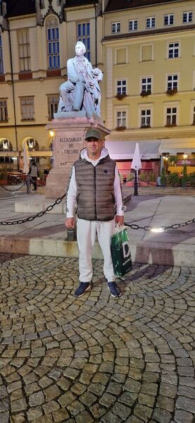  ,   Vahram, 48 ,     , c , 