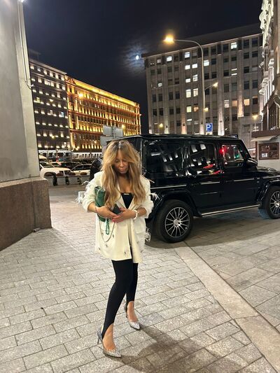  ,   Lenka, 43 ,   ,   