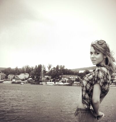 -,   Anya, 32 ,   