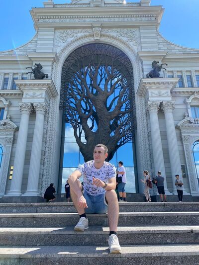  ,   Denis, 28 ,   , c , 