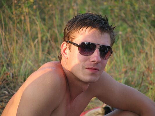  ,   Maks, 37 ,   ,   , c , 