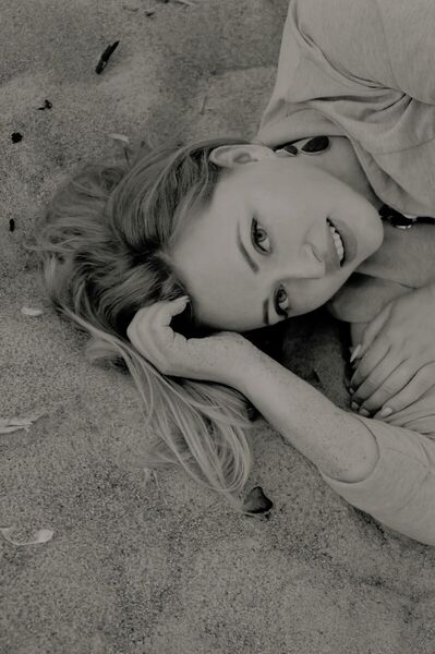  -,   Karolina, 28 ,   ,   , 