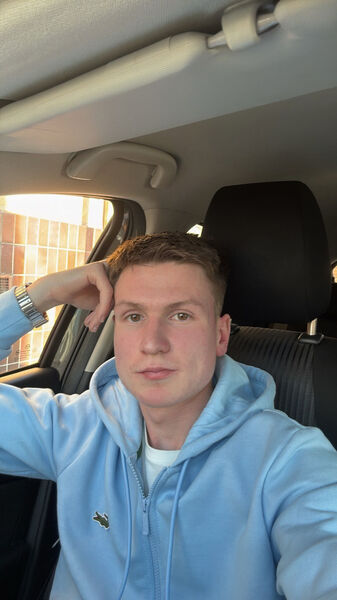  Frankfurt am Main,   Ivar, 22 ,     , c , 
