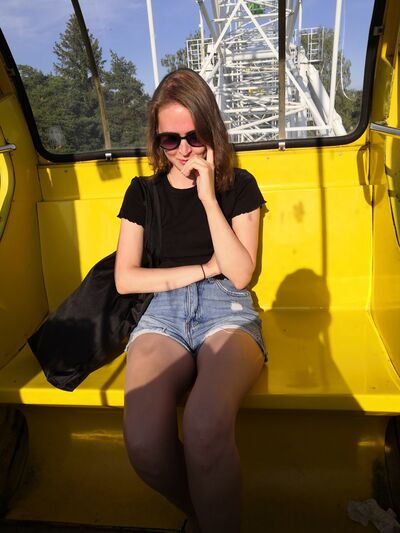  -,   Valeria, 28 ,   c , 