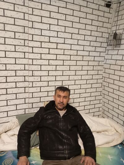  ,   Umar, 43 ,   ,   