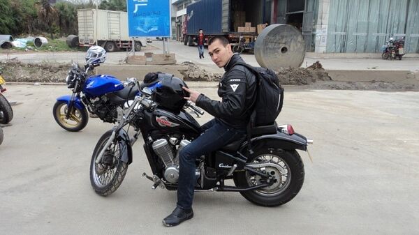  ,   Ruslan, 37 ,   ,   , c 