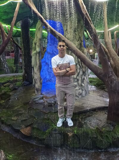  ,   Artyom, 25 ,   ,   