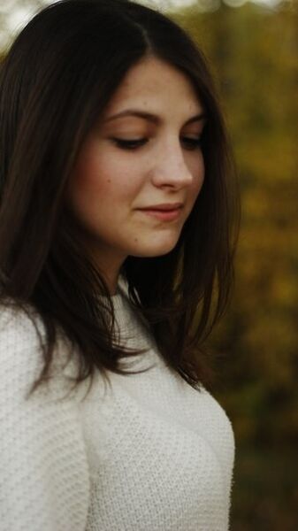  ,   Elena, 28 ,  