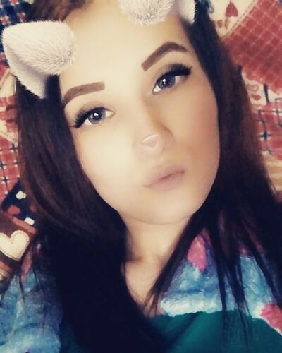  ,   Anna, 27 ,  