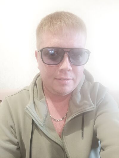  ,   Denis, 33 ,   ,   
