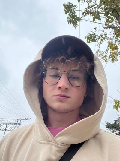  ,   Anton, 21 ,   ,   