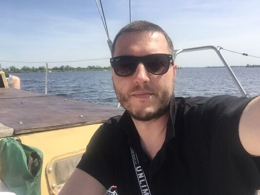  ,   Denis, 42 ,   ,   , c 
