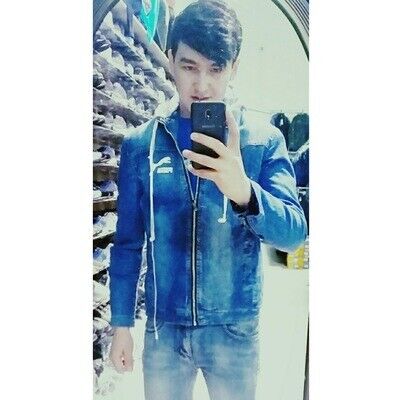  ,   Alek, 25 ,   