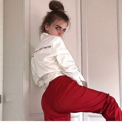  ,   JULIA, 23 ,   ,   , c , 