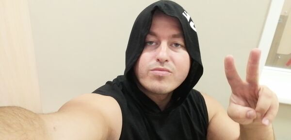  ,   Den, 33 ,   ,   