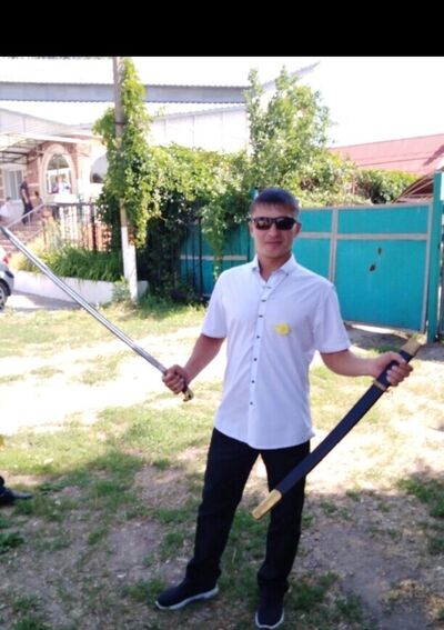  ,   Viktor, 36 ,   ,   , 