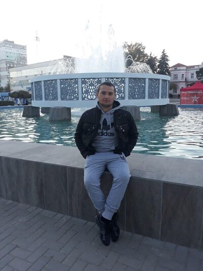  ,   Artur, 35 ,     , c 
