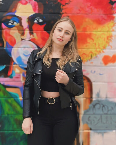  ,   Alisa, 27 ,   c 