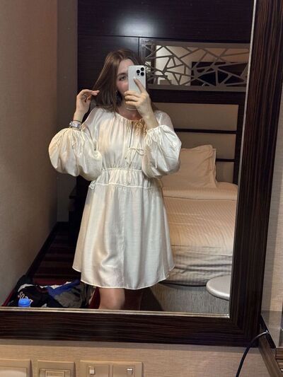  ,   Veronika, 25 ,   , 