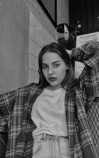  -,   Anastasia, 22 ,   