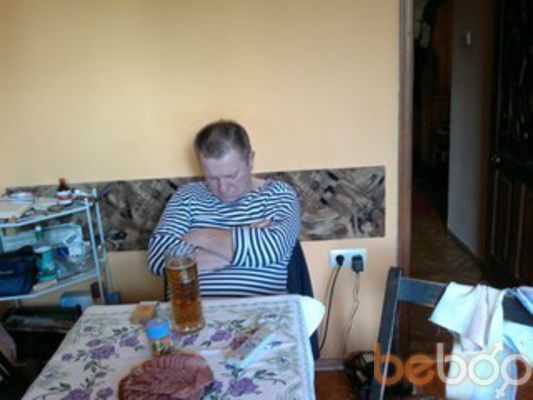  ,   Viktor, 64 ,  