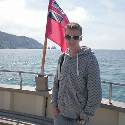  ,   Lauris, 33 ,   ,   , c 